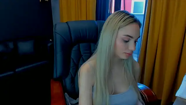HaleySweet18 webcam