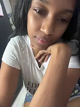 CandyDollXXX webcam