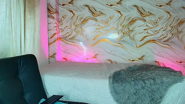 EbonyHansNight webcam