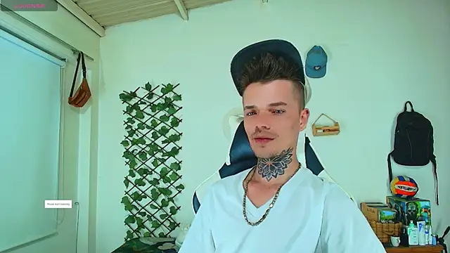 Gold_Loyal77 webcam