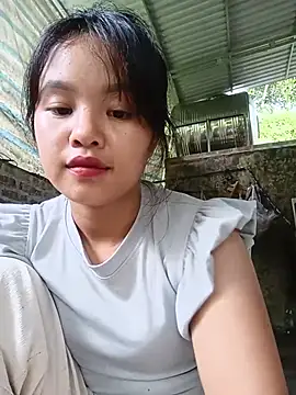 Pretty-haert live cam on StripChat