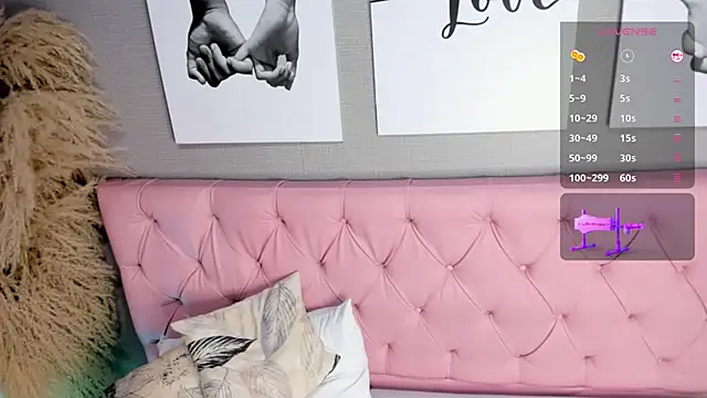 Isabella_falcon webcam