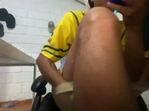 Max_TheHorseDick Live Web Cam Show