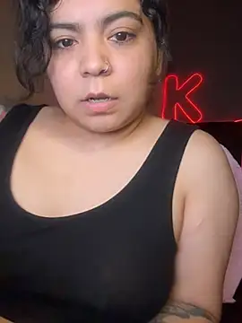 kimmiakiss22 live cam on StripChat
