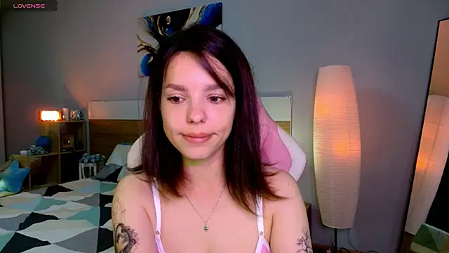 Maya_Campbell webcam