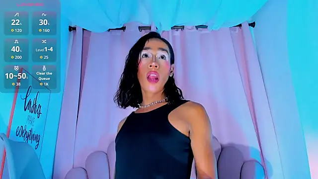 NicoleMadrird Live Web Cam Show