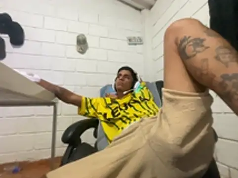 Max_TheHorseDick Live Web Cam Show