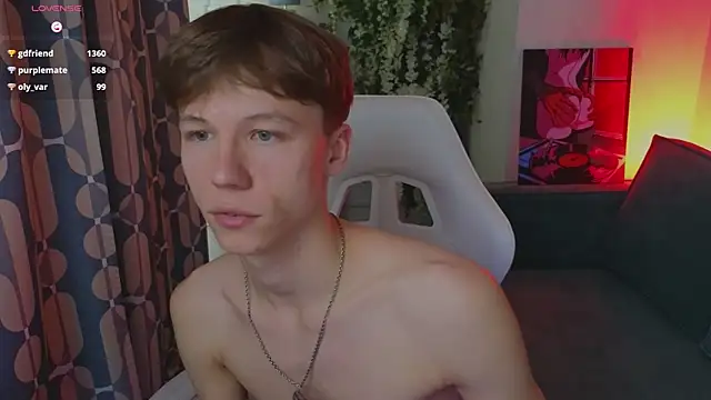 cuMte_boy Live Web Cam Show