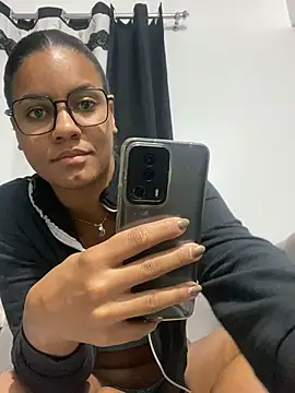 Bella_missandei webcam