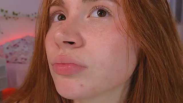 Freckle_Diyana webcam
