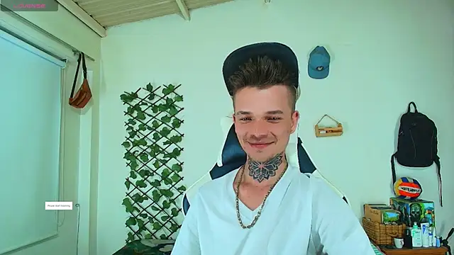 Gold_Loyal77 webcam