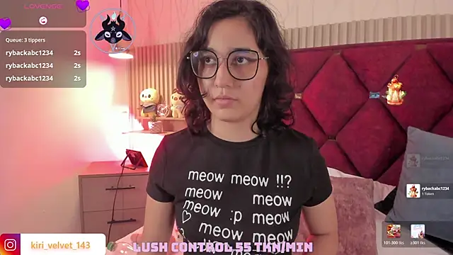 Kiri_Velvet webcam