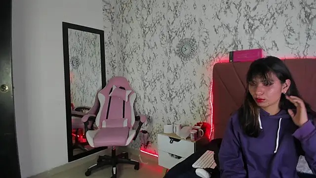 Mia_Belmonte webcam