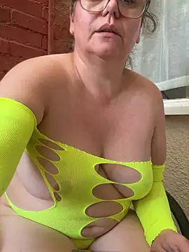 LadySaraNoir webcam