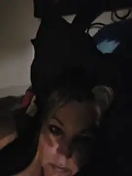 Queenemerald webcam