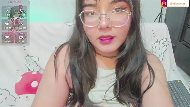 Naoko_7w7 webcam