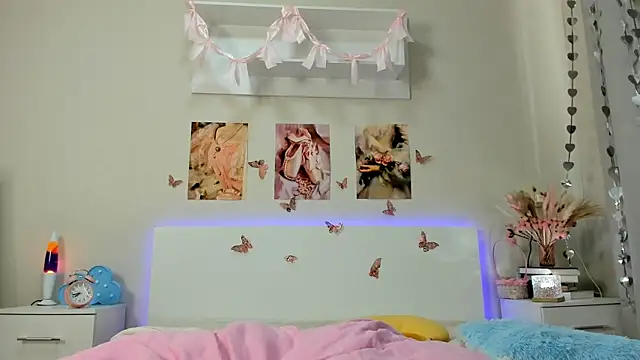 Milly_Lane webcam