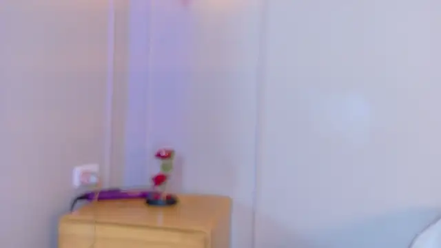 ZoeyPetit Live Web Cam Show