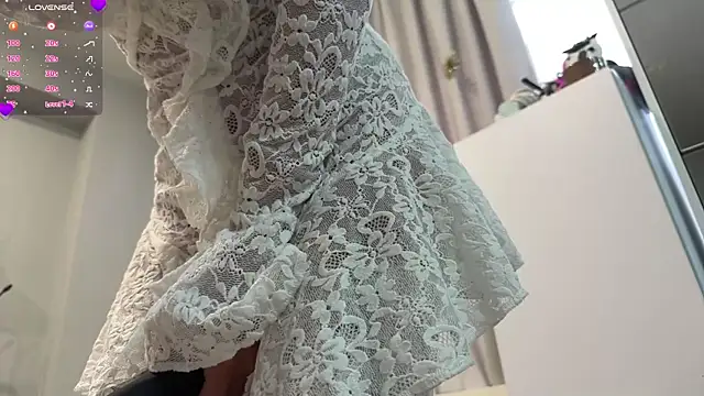 selena_favn webcam