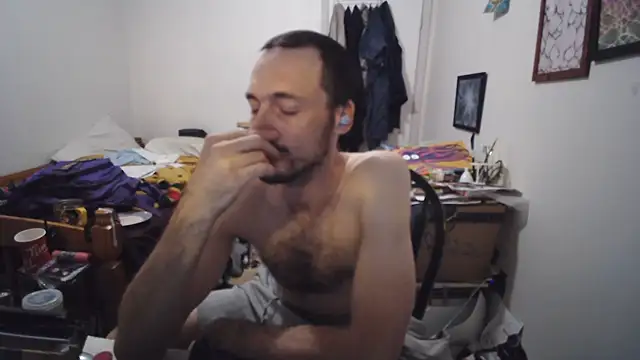 JohnnyMoves webcam