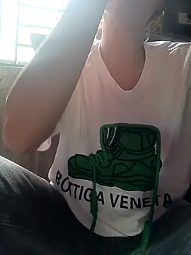 Linda-yiyi webcam