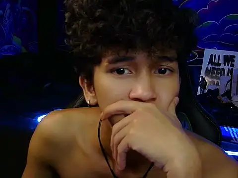 hugekenbigcock webcam