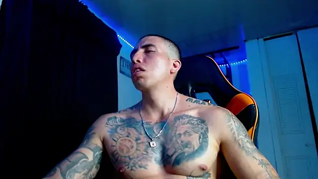 Adam_Hudsond webcam