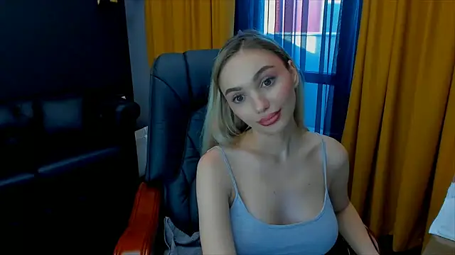 HaleySweet18 webcam