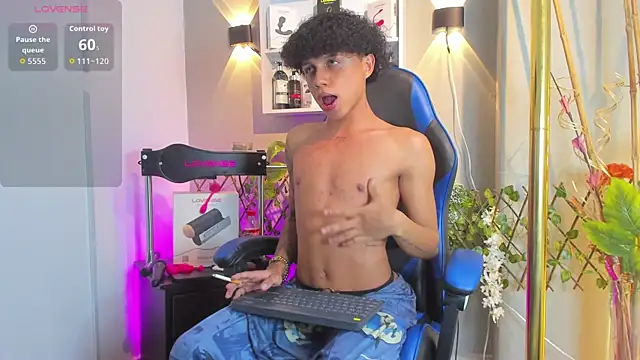 _taylor_black - _taylor_black's free webcam - UK Sex Cams