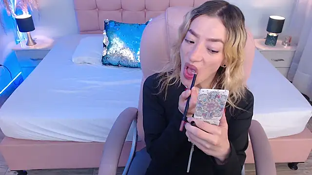 zoe_jones13 webcam