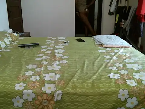 sixfeetslim live cam on StripChat