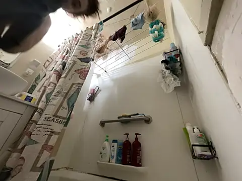 Snowbunnycake_131 webcam