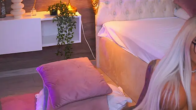 juicy_jessye - Juicy_Jessye's free webcam - UK Sex Cams