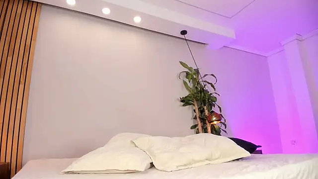 REINA_ADAHARA Live Web Cam Show