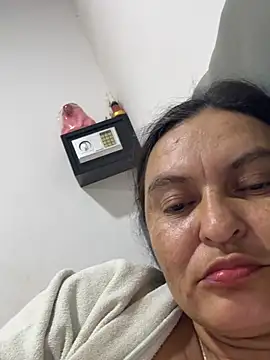 Horny-Mommy-Dirty webcam
