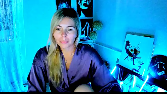 LoraBoyar live cam on StripChat