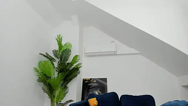 Issa_Belle18 webcam