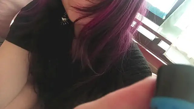 IronicBuckle live cam on StripChat
