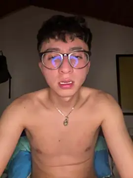 CamiRojas_boy webcam