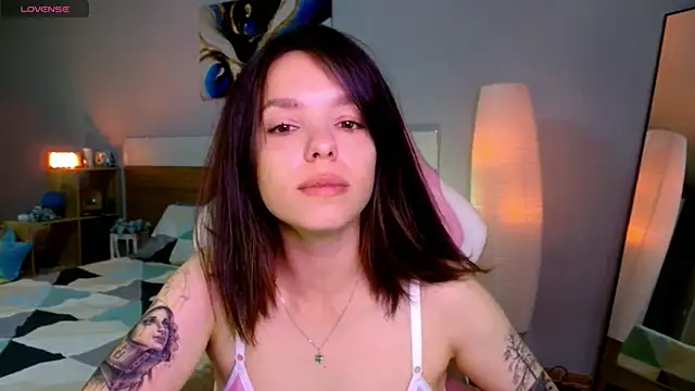 Maya_Campbell webcam