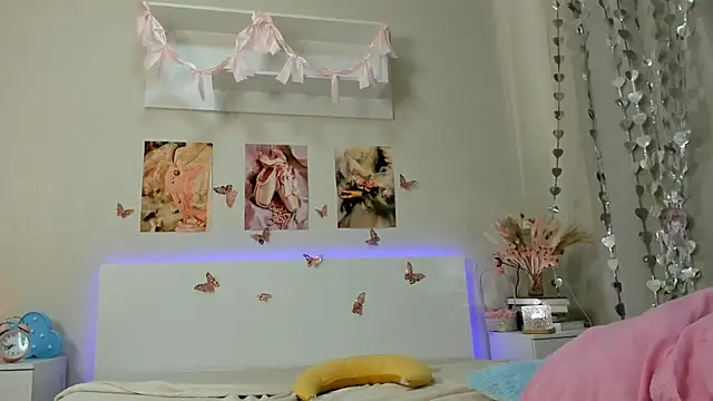 Milly_Lane webcam