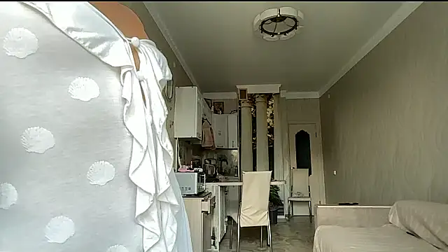 kamila_18_french webcam