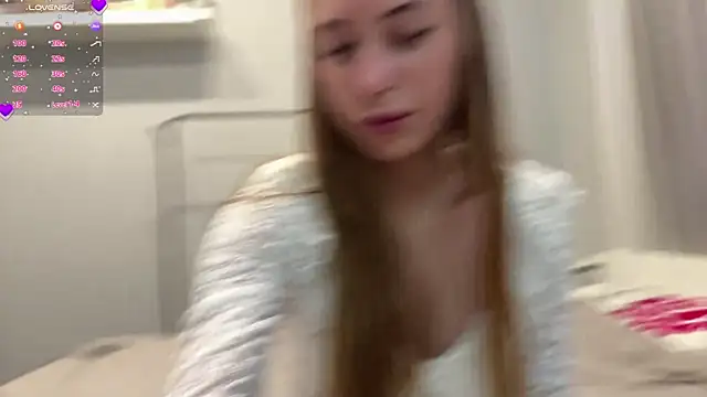 selena_favn webcam