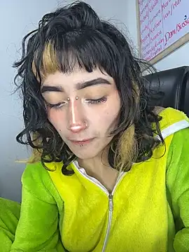 baby_akuma webcam