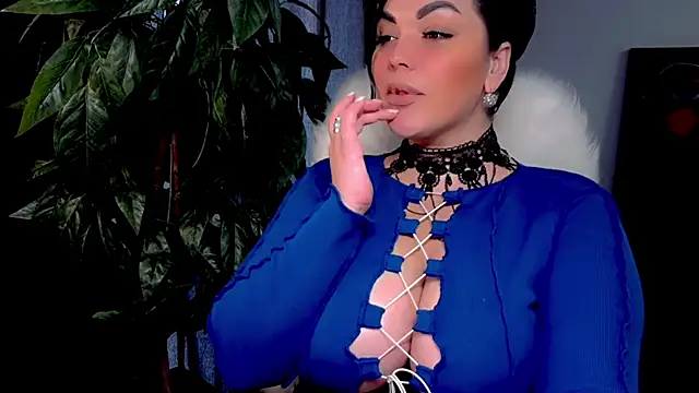 QueenOfUrKink webcam