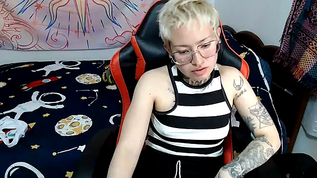 ArrangedFoot webcam