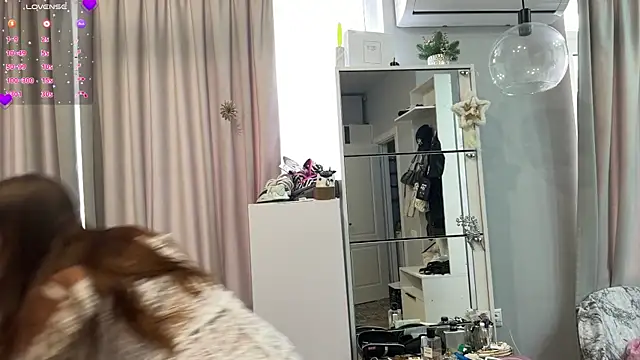 selena_favn webcam
