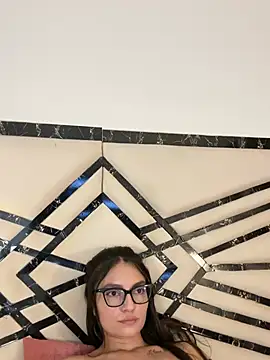 MiaKane99 webcam