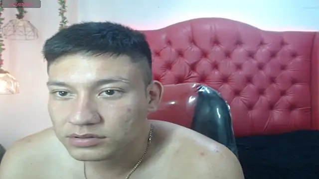 DominantBoy4 webcam