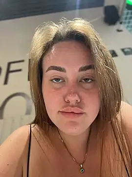 KiraSunshine webcam